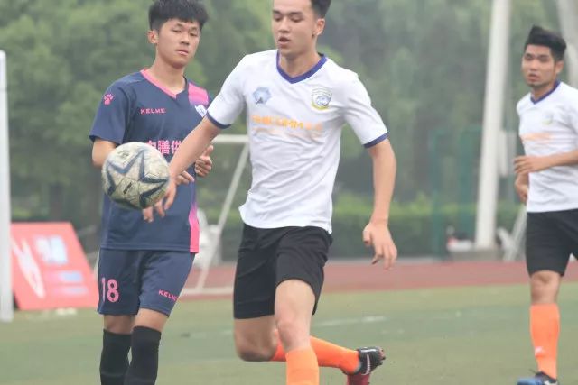 乐竞体育 - 全天候高清体育赛事直播平台APP实时比分界面